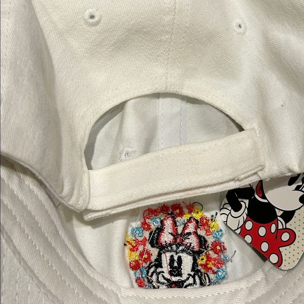 NEW Disney White Cap with Minnie Mouse Design - Picture 5 of 5